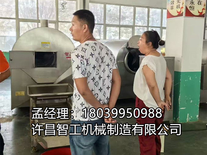 客戶(hù)試機(jī)炒制膨化蝦片，共探美味新商機(jī)